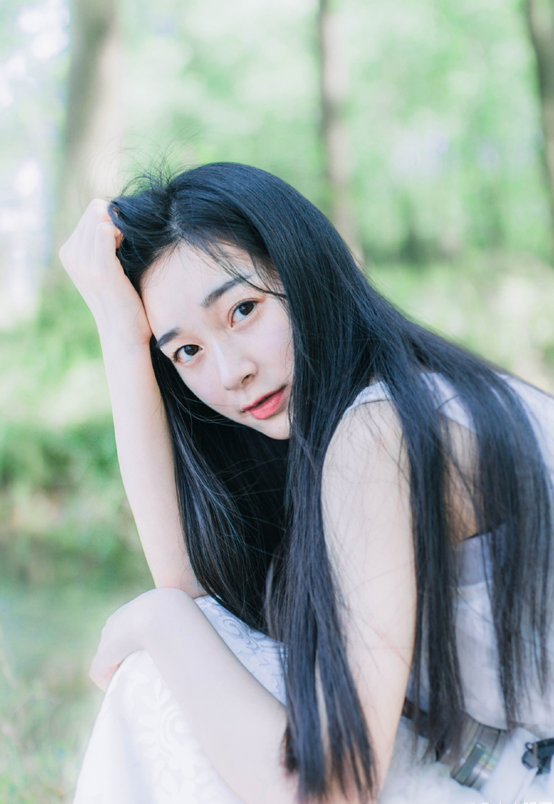 生就这么一次，谈一场以结婚为目的的恋爱，然后就那样相守，在来往的流年里，岁月安好。